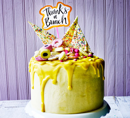 Banana & custard drip cake