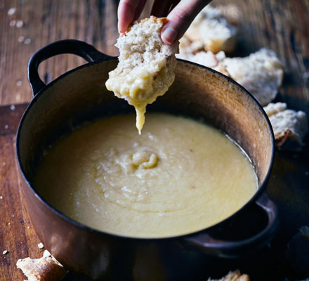 Really easy cheese fondue