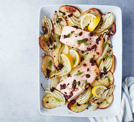 Baked salmon with potatoes & fennel