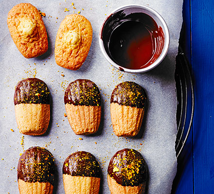 Blood orange & dark chocolate madeleines