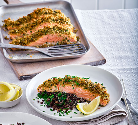 Gremolata-crusted salmon with lentils & spinach