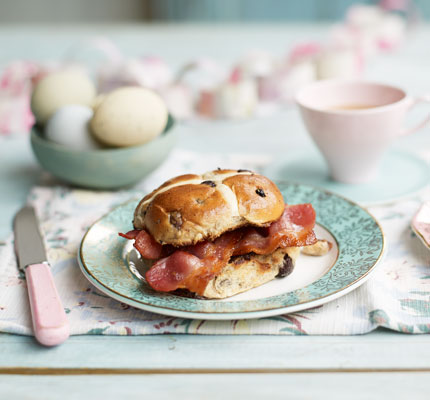 Hot cross bun bacon butties