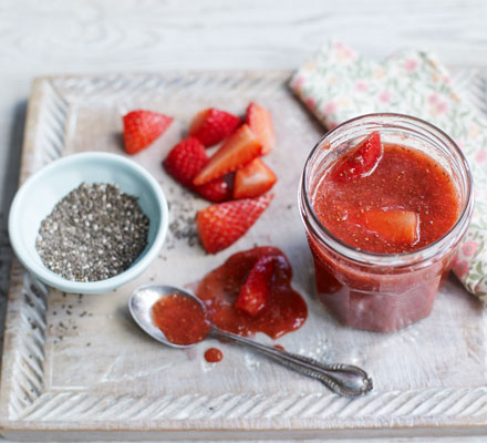 Raw strawberry jam