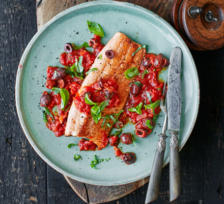 Trout with tomato sauce