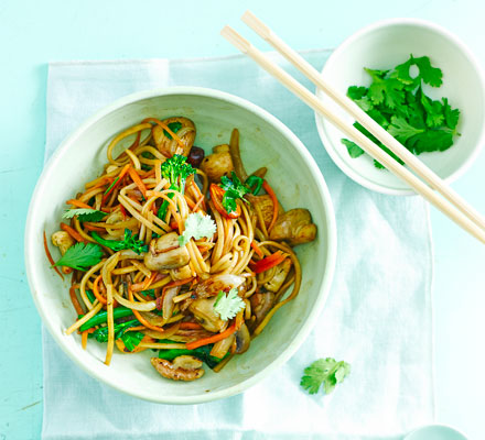 End-of-the-week veggie noodles with ginger & tamari