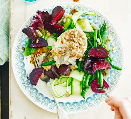 Roasted beetroot & goat’s cheese salad