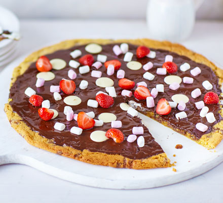 Cookie dough pizza