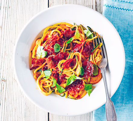 Creamy tomato courgetti