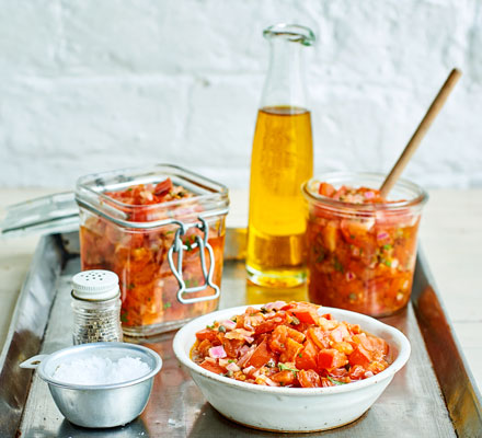 Quick tomato relish