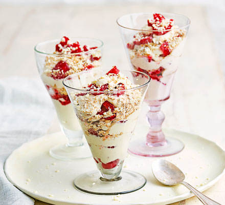 Raspberry fool with whisky & toasted oats