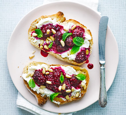 Ricotta, blackberry & pine nut tartine