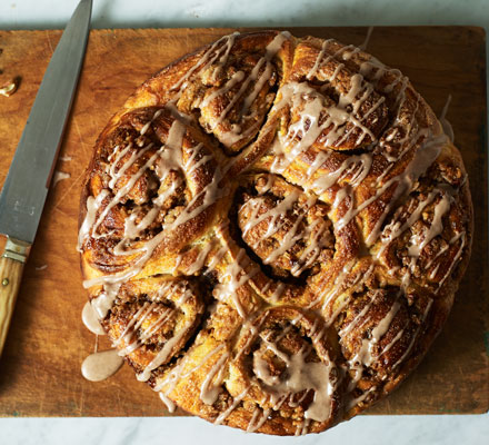 Pecan pie rolls