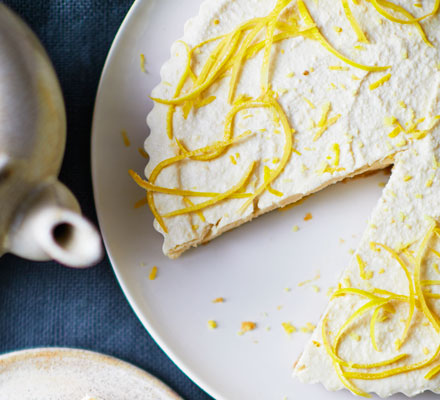 Vegan lemon cheesecake