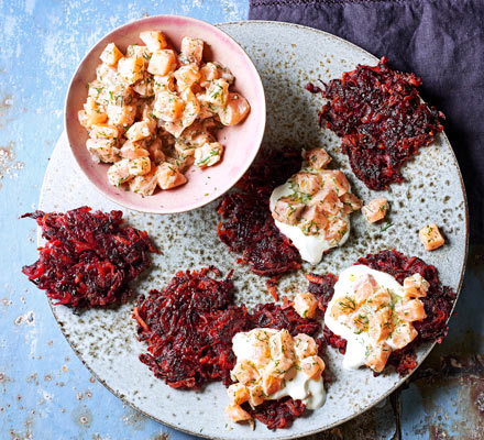Beetroot fritters with soured cream & salmon tartare