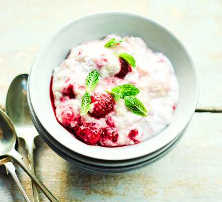 Raspberry coconut porridge