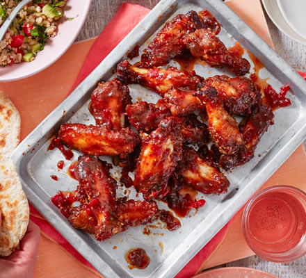 Chicken wings with chilli & date caramel