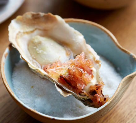 Oyster pomelo with crème fraîche