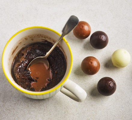 Melt-in-the-middle mug cake