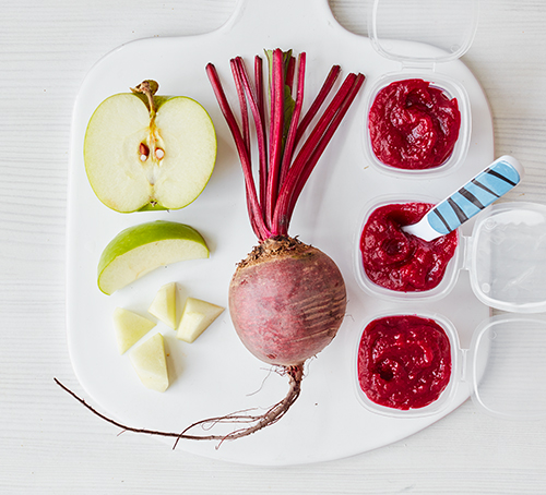 Weaning recipe: Apple & beetroot purée