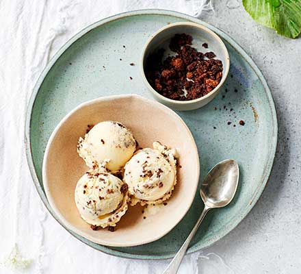 Buttermilk, brown sugar & rye bread ice cream