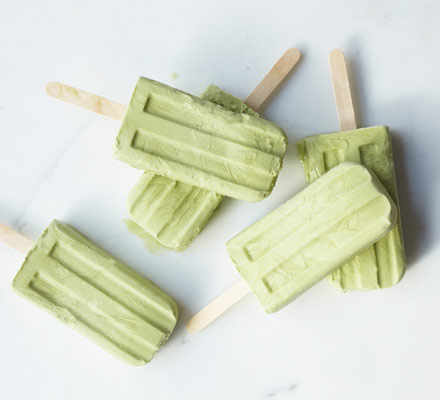 Matcha froyo ice lollies