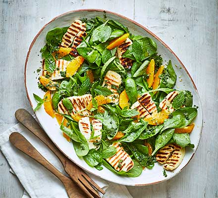 Spinach & halloumi salad