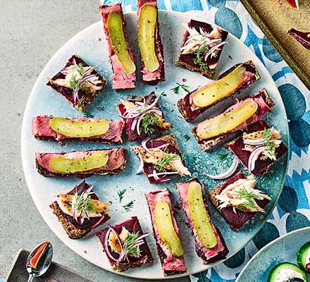 Beetroot & rye tartines