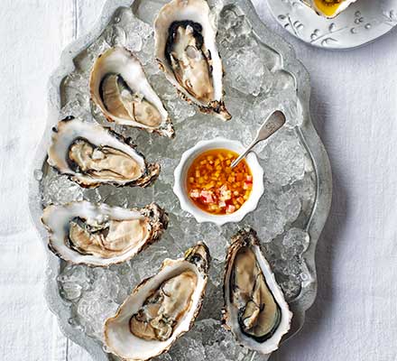 Oysters with apple & horseradish dressing