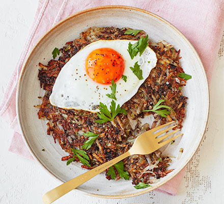 Sprout, black pudding & apple röstis