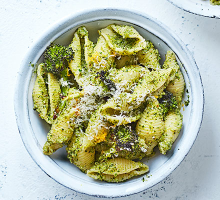 Broccoli pasta shells