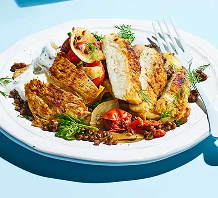 Crispy paprika chicken with tomatoes & lentils