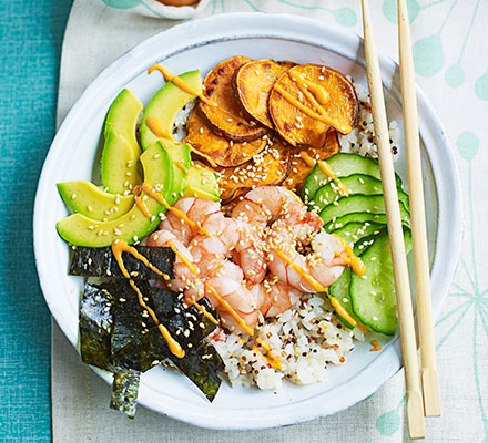 Rice & quinoa prawn sushi bowl