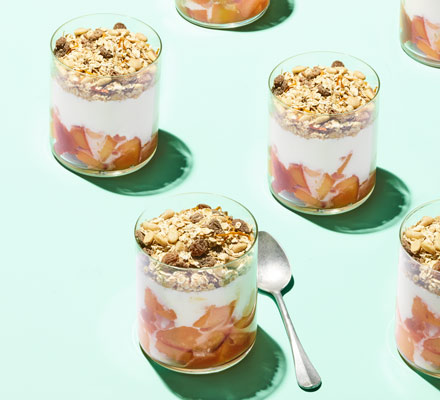 Peach & orange yogurt pots with ginger oats