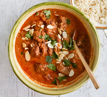 Easy slow cooker lamb curry