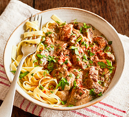 Slow cooker beef stroganoff