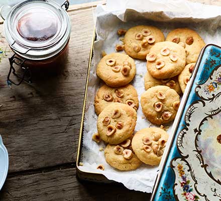 Cheddar & hazelnut shortbread