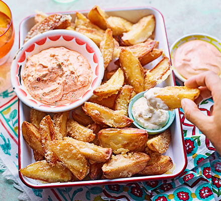 Cheesy chips ’n’ dips