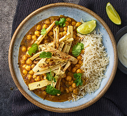 Chickpea & roasted parsnip curry