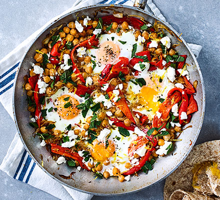 Chickpea, red pepper, egg & feta hash