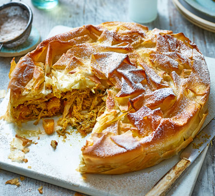 Spiced chicken & apricot pastilla