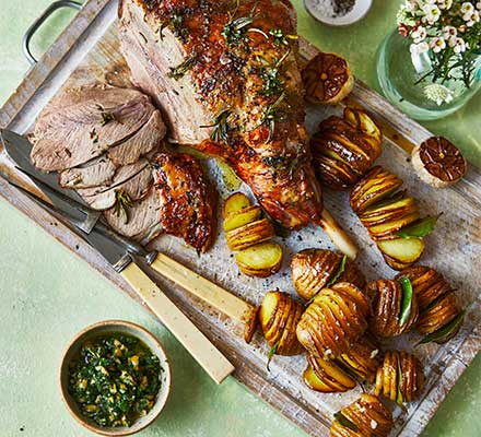 One-pan lamb with hasselback potatoes
