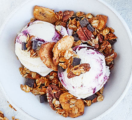 Banoffee pecan granola