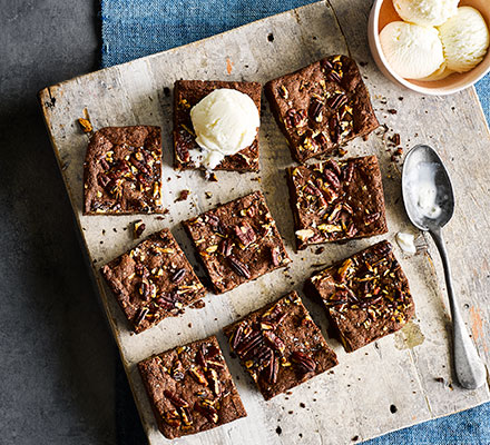 Salted chocolate & hazelnut brownies