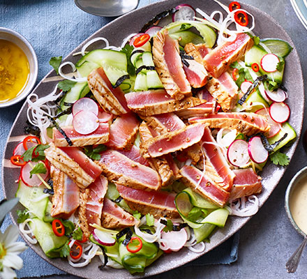 Seared tuna & cucumber salad