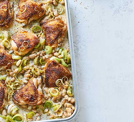 Creamy chicken, bean & leek traybake