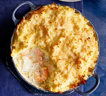 Creamy fish & leek pie