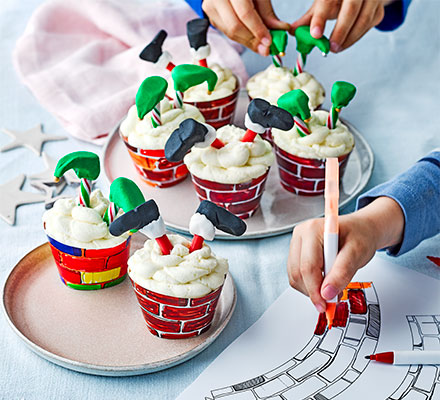 Elf & Santa cupcakes
