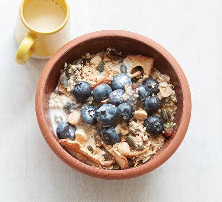 Apricot & hazelnut muesli