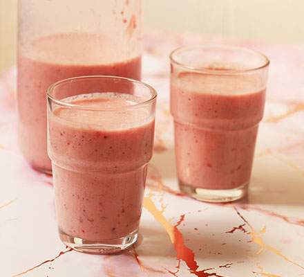 Raspberry and apple smoothie