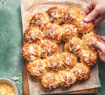 Cheese, chive & ham tear-and-share bread